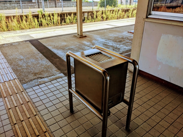 無人駅の改札