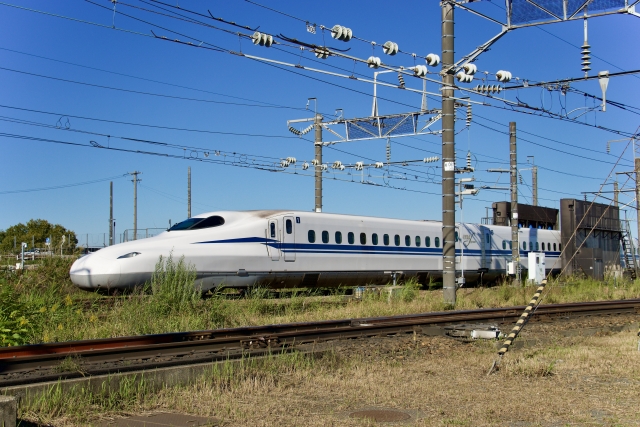 洗車機を通る新幹線