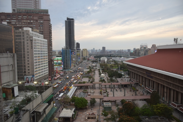 台北駅前